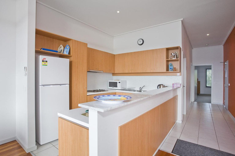 Others 5, Apartment 35 Pacific Apartments, Surf Coast - West