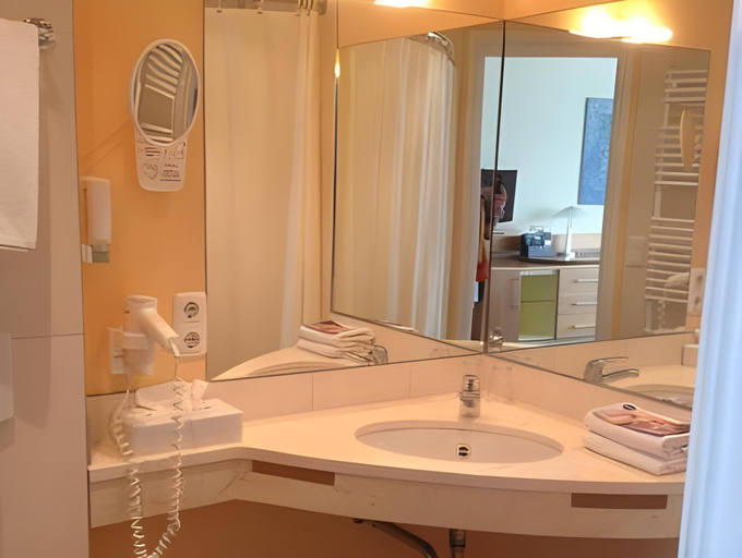 Bathroom 5, Hotel Benserhof Garni am Hafen, Wittmund
