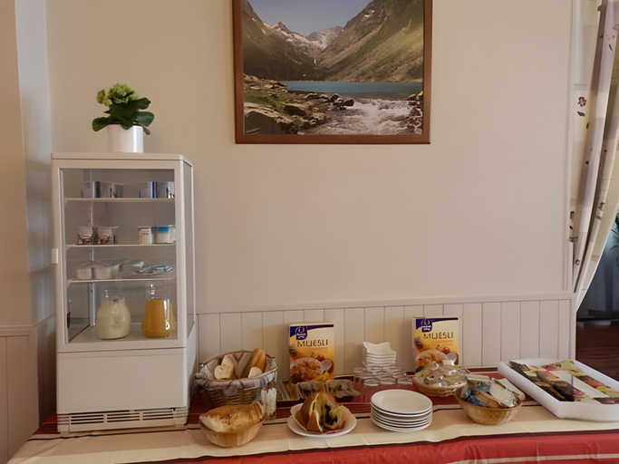 Food & Drinks 4, Hotel Cafe les Fleurs, Hautes-Pyrénées