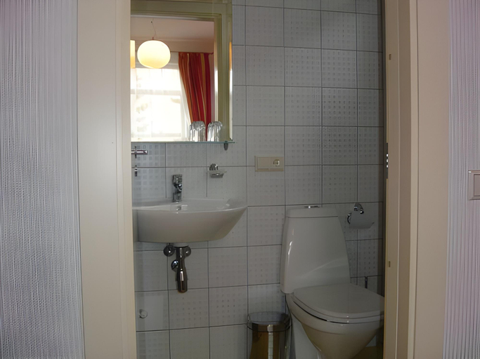 Bathroom 3, Hotel Vila Diemedis, Palangos