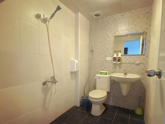 Bathroom, The Way Hostel & Bar, Pingtung
