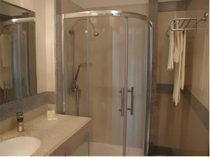 Bathroom 2, Hotel Golebiewski Mikolajki, Mrągowo
