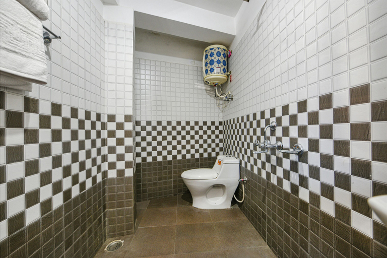 Bathroom 3, Fabhotel Hadimba Valley, Kullu