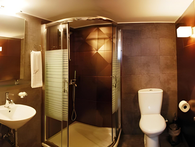 Bathroom 3, il Palazzo Rooms & Suites, Peloponnese