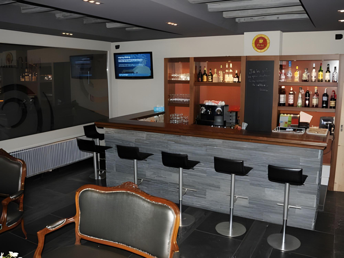 Food & Drinks 5, Hotel Central, SPA & LOUNGE BAR, Sierre