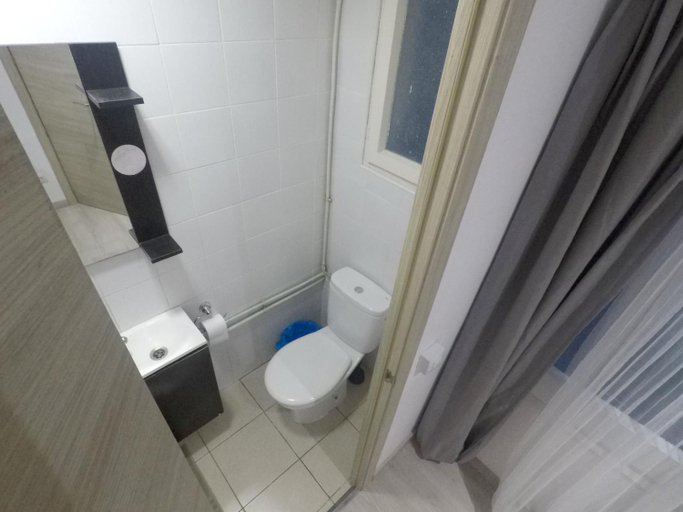Bathroom, Cozy apartment beside Sagrada Familia, Barcelona