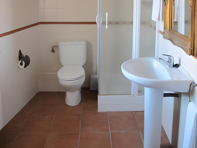 Bathroom 3, Els Torrents, Lleida