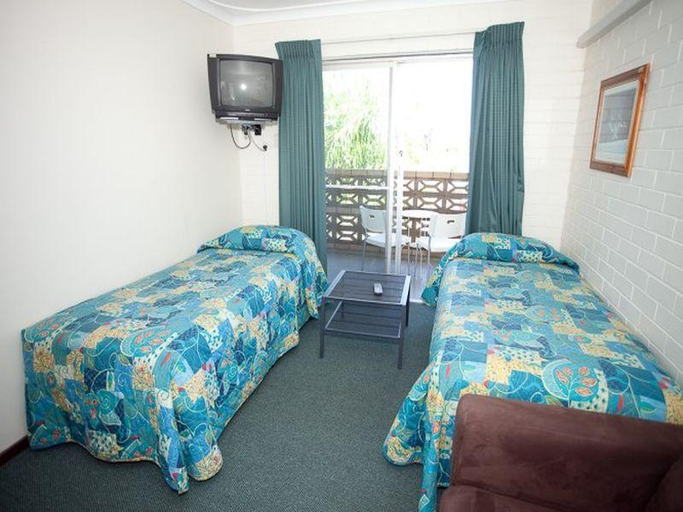 Bedroom 15