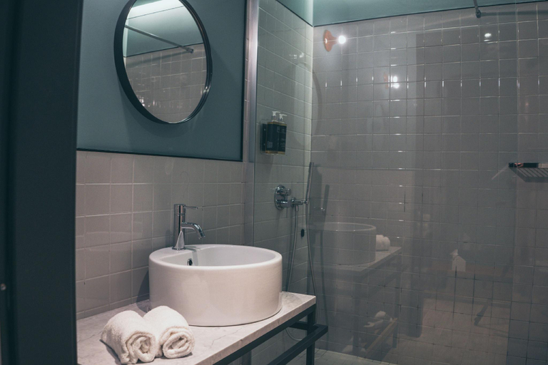 Bathroom 13