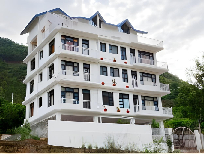 Others 3, Hotel 47 Hill, Kullu