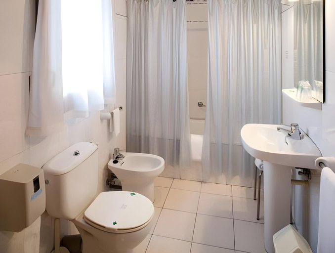 Bathroom 4, Hotel Torres Manlleu, Barcelona