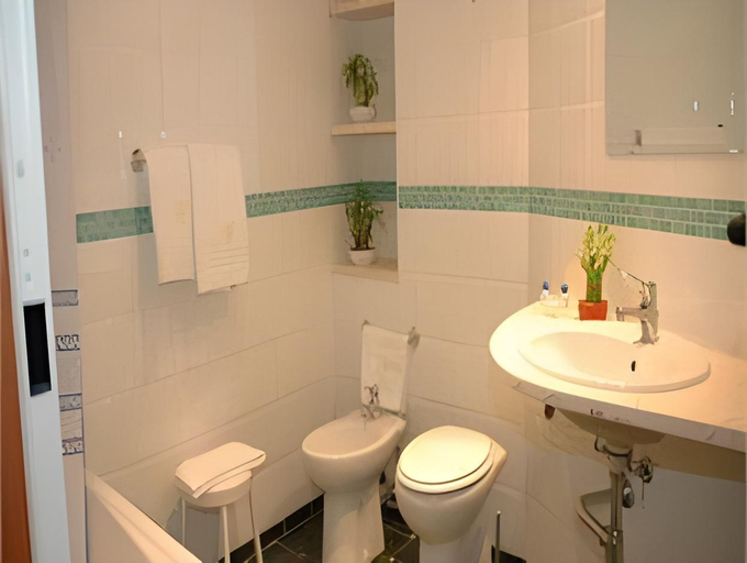 Bathroom 5, San Paolo, Napoli