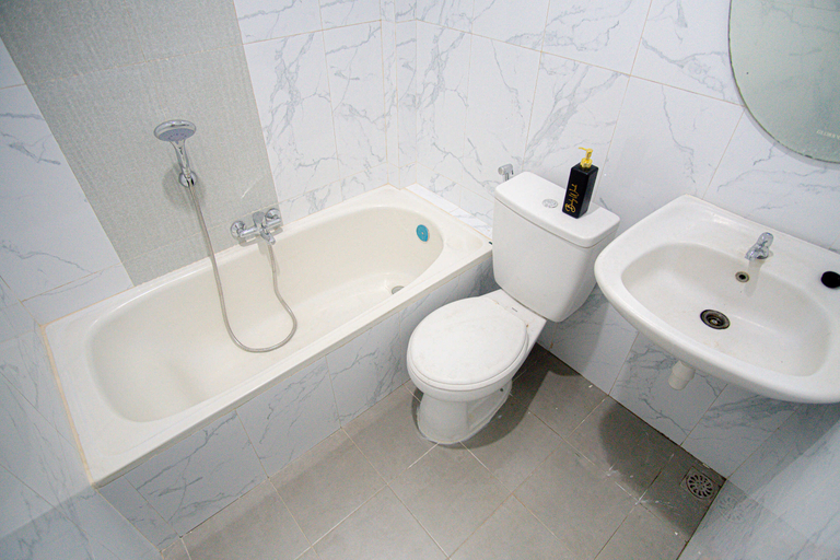 Bathroom 5, Hotel Permata Malioboro, Yogyakarta