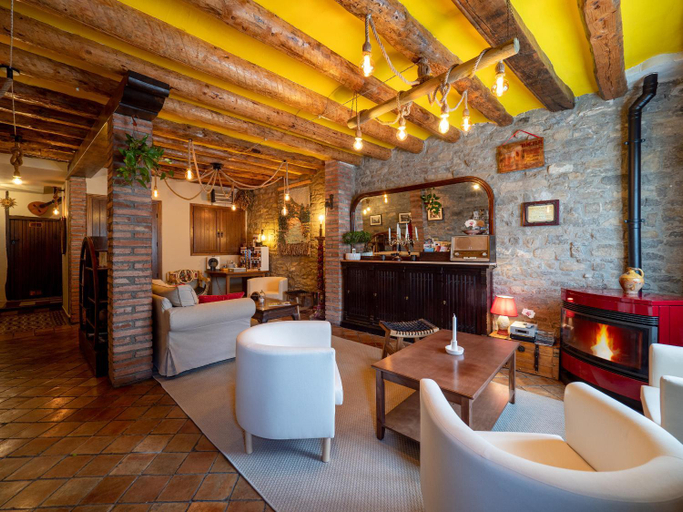 Food & Drinks, CASA CRUZ - auto check-in, Huesca
