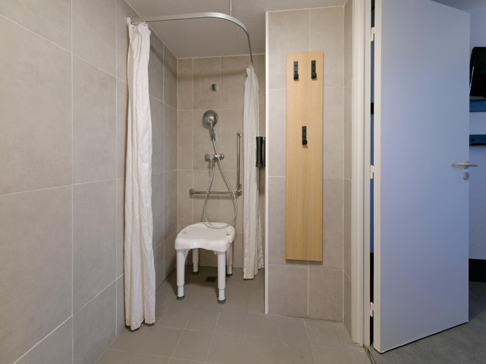 Bathroom 4, B&B HOTEL Le Mans Nord 2, Sarthe