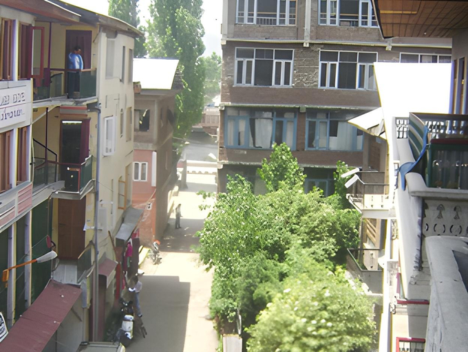 Others 4, Hotel Ab-i-Hayat, Srinagar