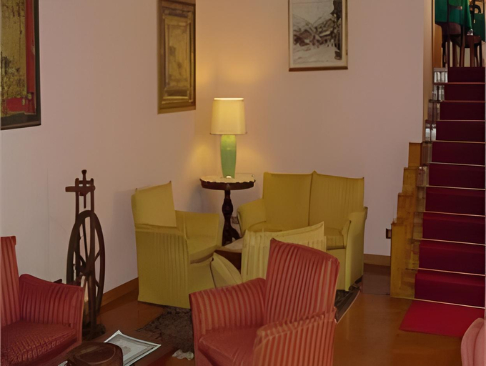 Public Area 3, Centrale, Aosta