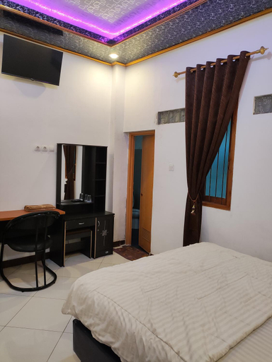Bedroom 12