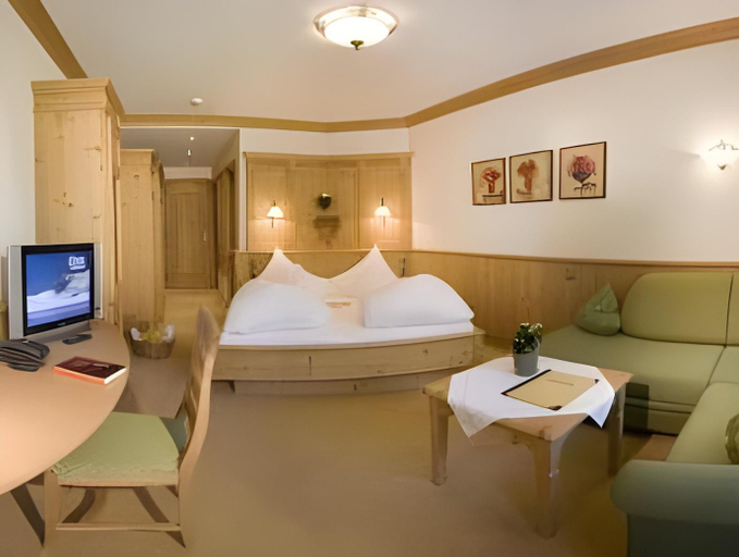 Bedroom, Living & Spa Vitalhotel Edelweiss, Innsbruck Land