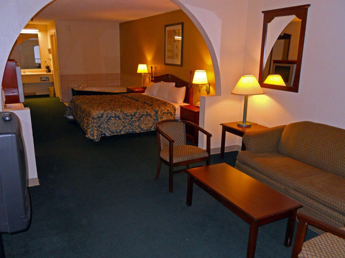 Bedroom 2, Country Hearth Inn And Suites Dawson, Terrell