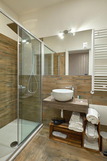 Bathroom 8