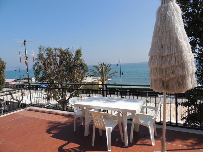 Others 2, Appartamenti Camping Rivamare, Savona