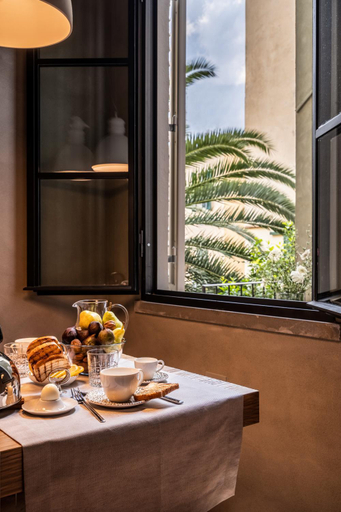 Food & Drinks 5, Oltrarno 1881 Apartments, Florence