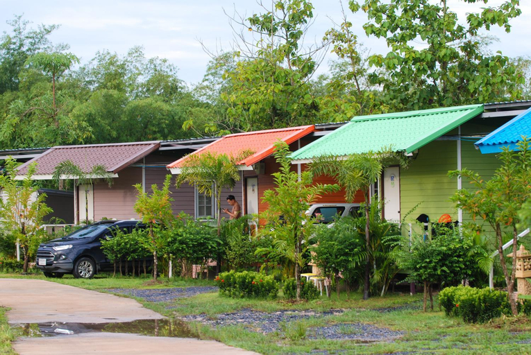 Exterior 9