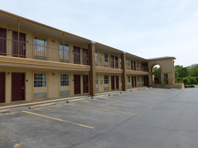 Exterior & Views 2, Red Roof Inn Columbia, TN, Maury
