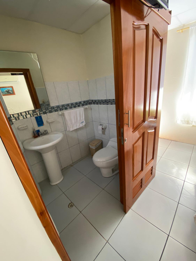 Bathroom 3, Hostal Casa Eden, Santa Cruz
