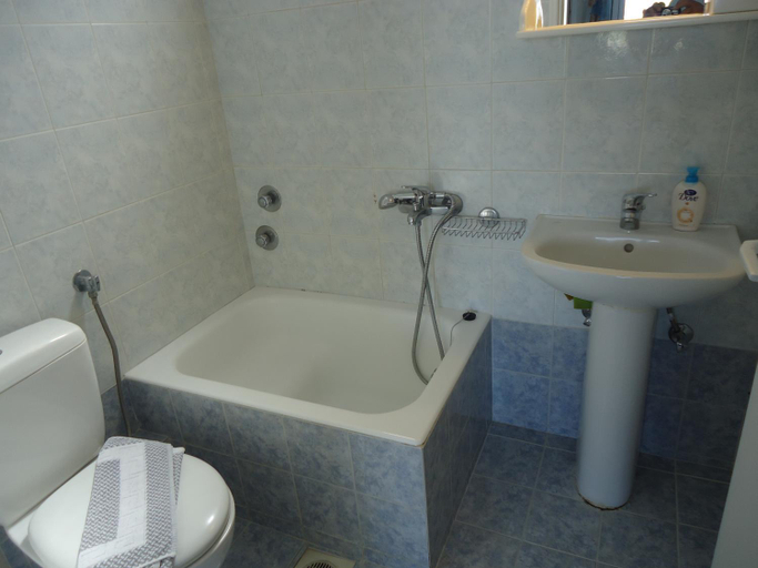 Bathroom 4, Colosseo Star, South Aegean
