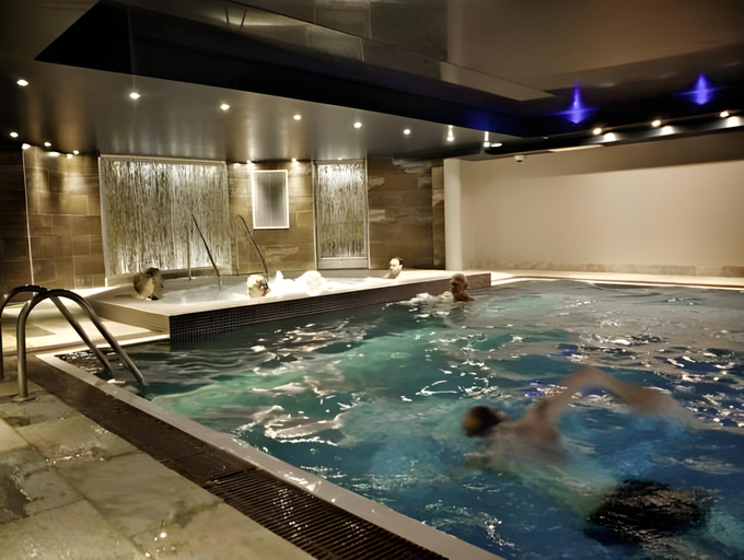 Sport & Beauty 2, The Drayton Court Hotel, London