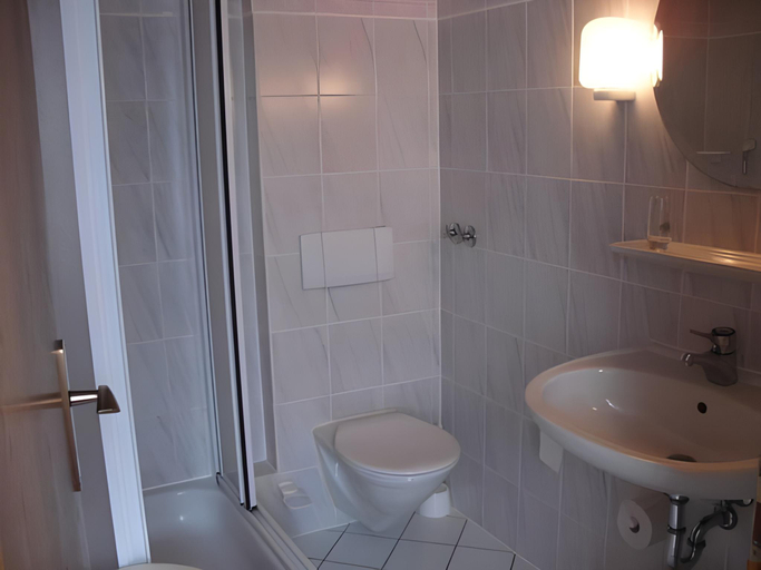 Bathroom 3, Gasthaus Wiemann-Sander, Osnabrück