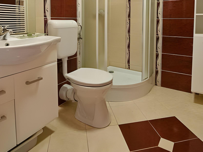 Bathroom 3, Napfeny Hotel, Nagykanizsai/Zalakaros