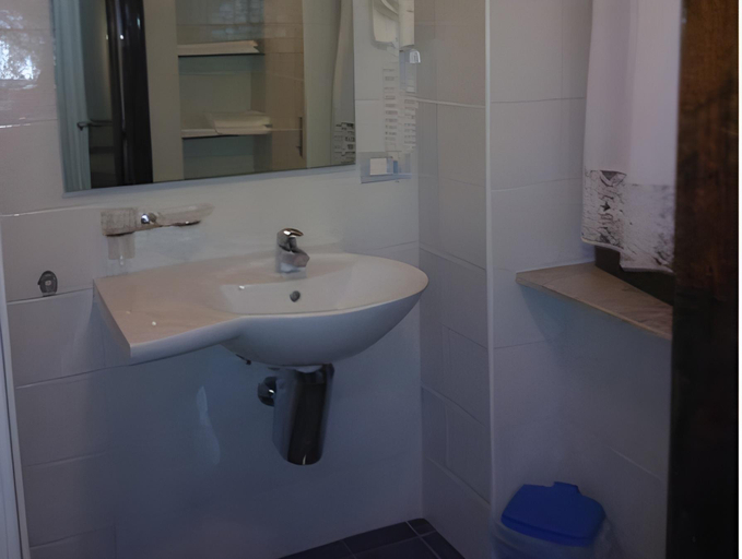 Bathroom 1, B&B Vittoria, Salerno