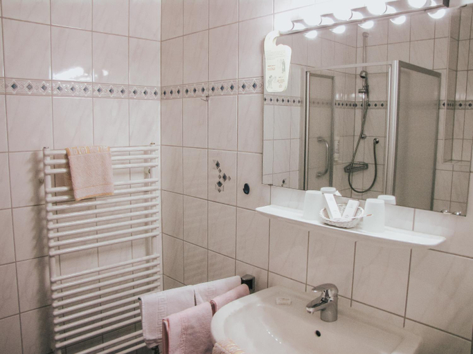 Bathroom 4, Hotel Harzer am Kurpark, Calw