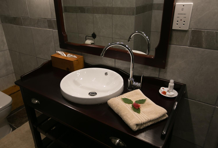 Bathroom 5, Island Safari Lodge, Ngamiland East