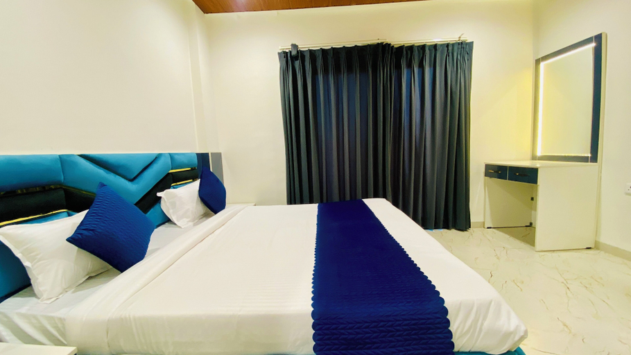 Bedroom 4, Stay 10 Parallel Apartment Hotel, Indore