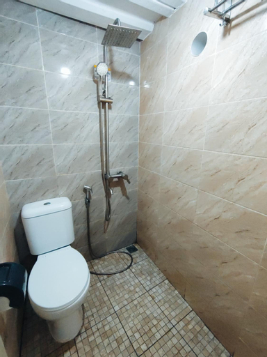 Bathroom 11