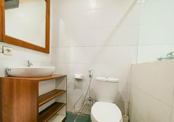 Bathroom 18