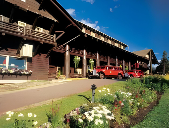 Exterior & Views 1, Glacier Park Lodge, Glacier