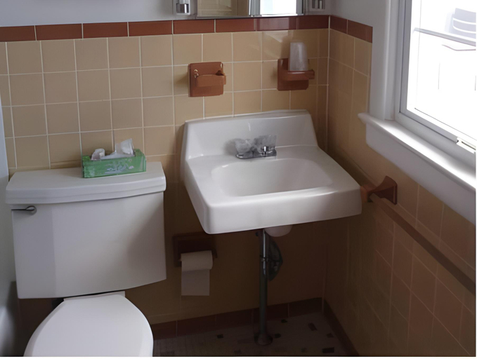 Bathroom 4, Majestic Apartments, Worcester