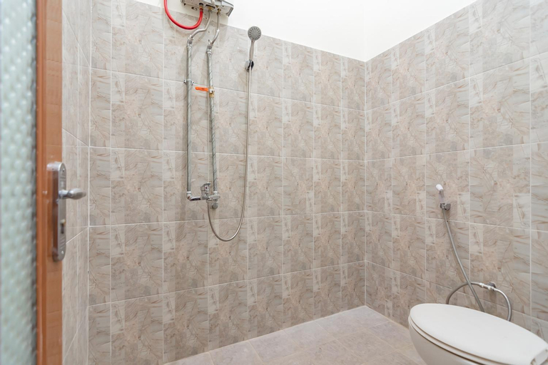 Bathroom 9