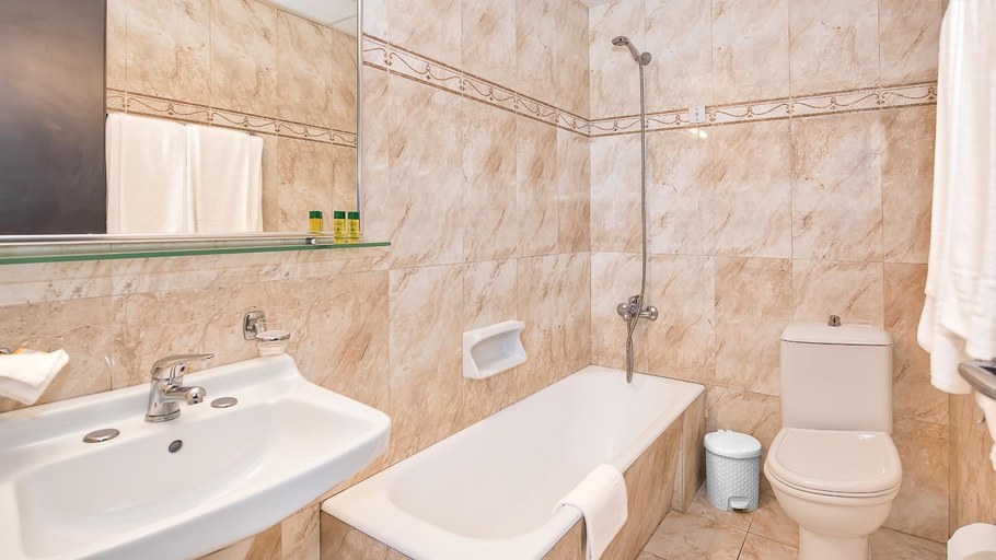 Bathroom 4, Monte Vardia, Crete