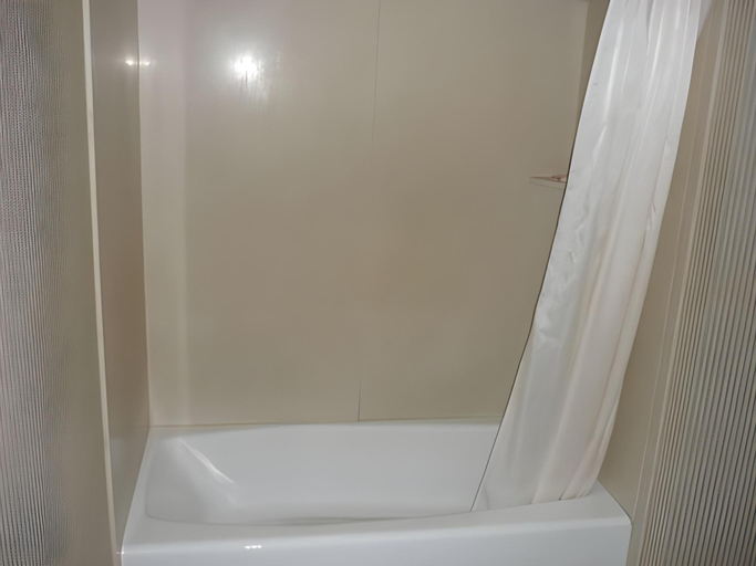 Bathroom 3, Manhattan Inn & Suites - LAX, Los Angeles