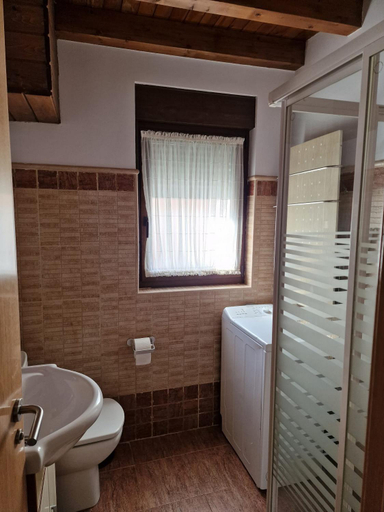 Bathroom 3, Apartamentos Viñas, Cantabria