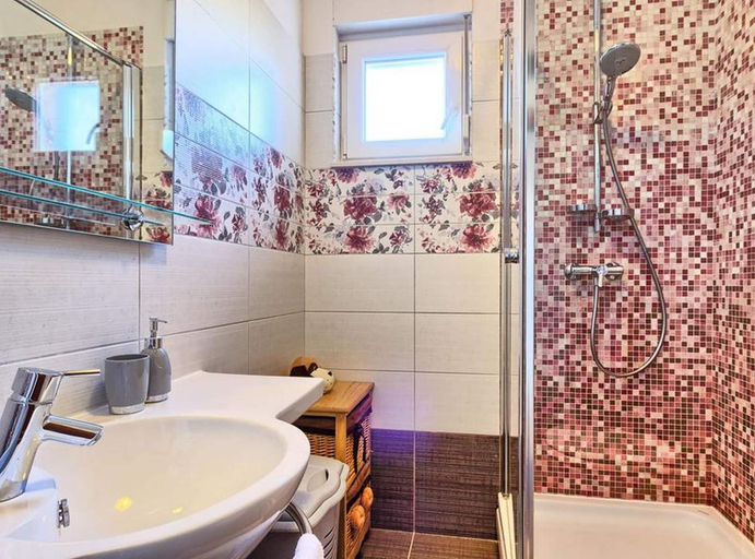 Others 4, Luxury Apartment Okrug Gornji With Sea View and Pool, Okrug