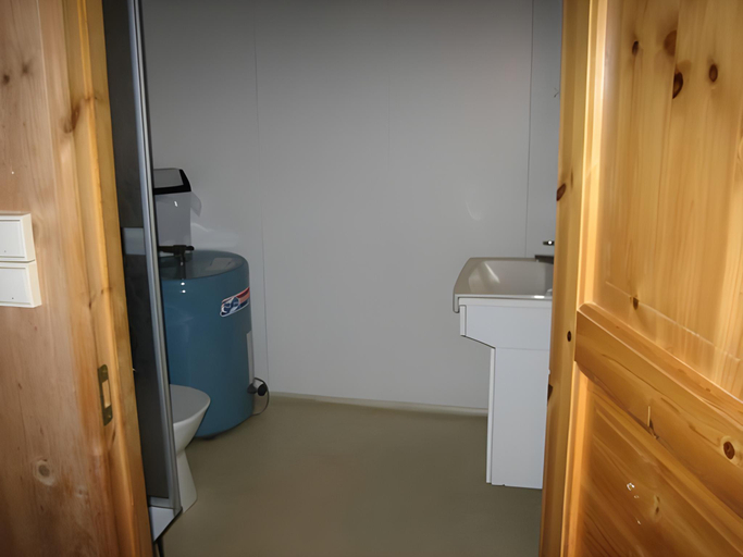 Bathroom 2, Hunderfossen Cottages, Lillehammer