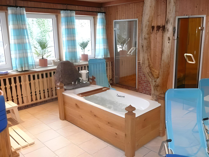 Bathroom 3, Landhotel Untere Kapfenhardter Muhle, Calw