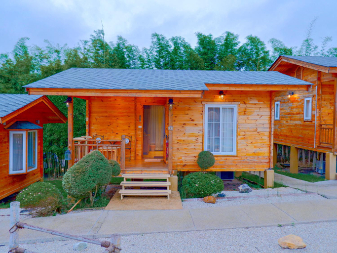 Exterior 9